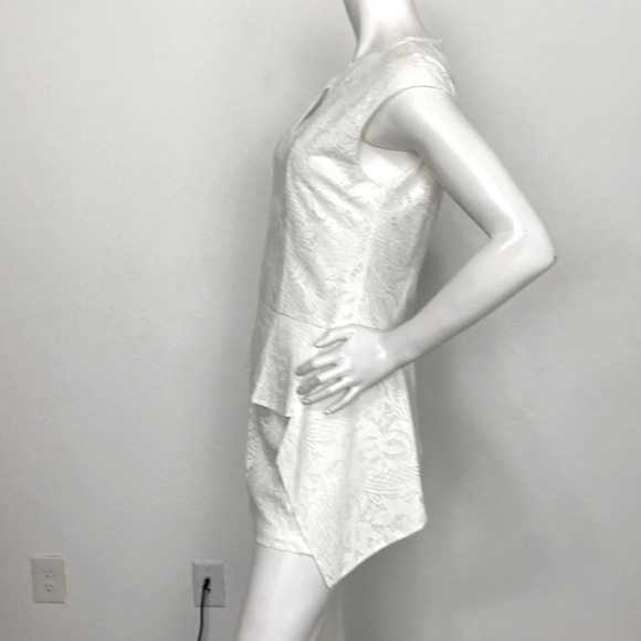 BCBGMaxAzria White Isabel V-Neck Lace Draped Side Peplum Mini Dress Size 2 - Picture 5 of 9